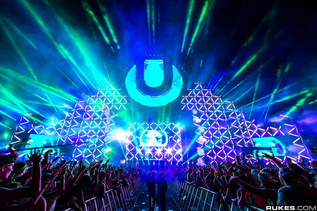 ultra-music-festival-live-sets-main-stage-runthetrap