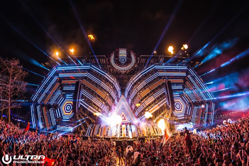 alivecoverage-for-ultra-music-festival-day-2-1-700x467