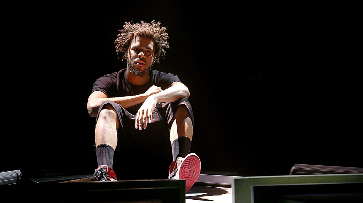 AUSTIN, TX - AUGUST 22: J. Cole performs in concert at the Austin360 Amphitheater on August 22, 2015 in Austin, Texas. (Photo by Gary Miller/Getty Images)